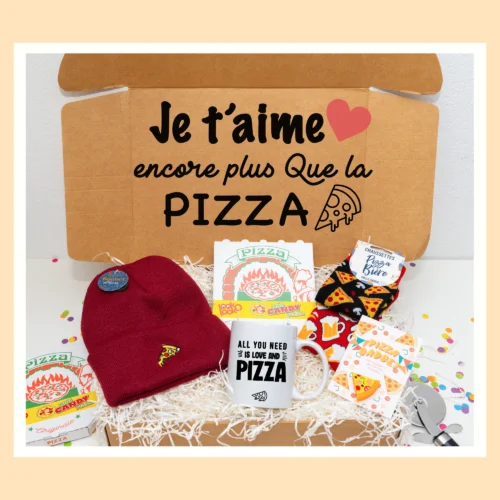 Cadeau surprise anniversaire pour pizza lover : bonnet bordé avec motif pizza, mug personnalisé avec message 'I love you more than pizza', bonbons en forme de pizza et chaussettes à motif pizza