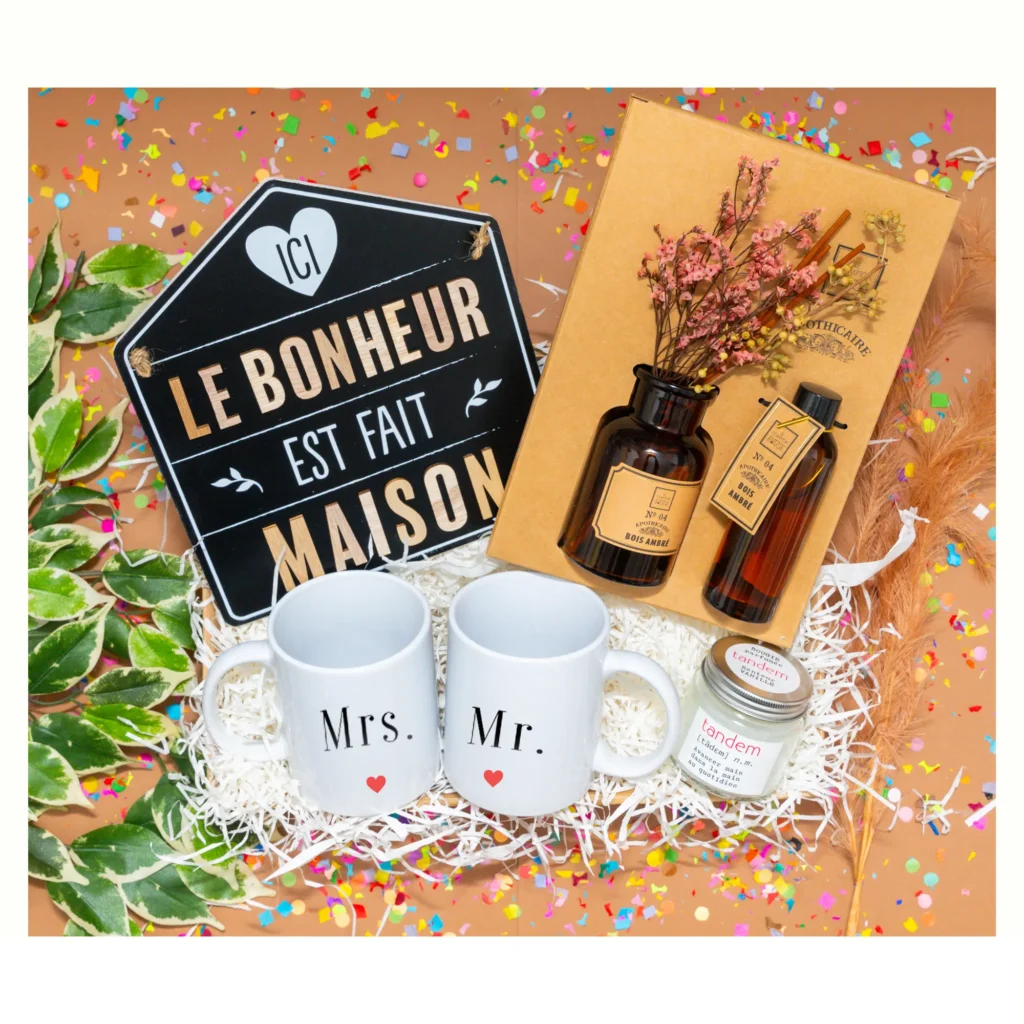 Cadeau original pour couple avec décoration maison 'Le bonheur est fait maison' et diffuseur avec bouquet de fleurs séchées, bougie tandem et tasse personnalisé