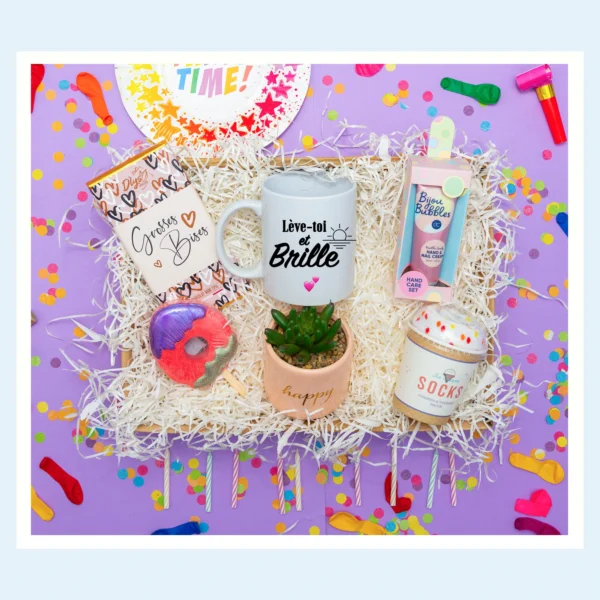 box anniversaire femme avec tablette chocolat , plant ,bombe de bain , creme main , chaussettes originales