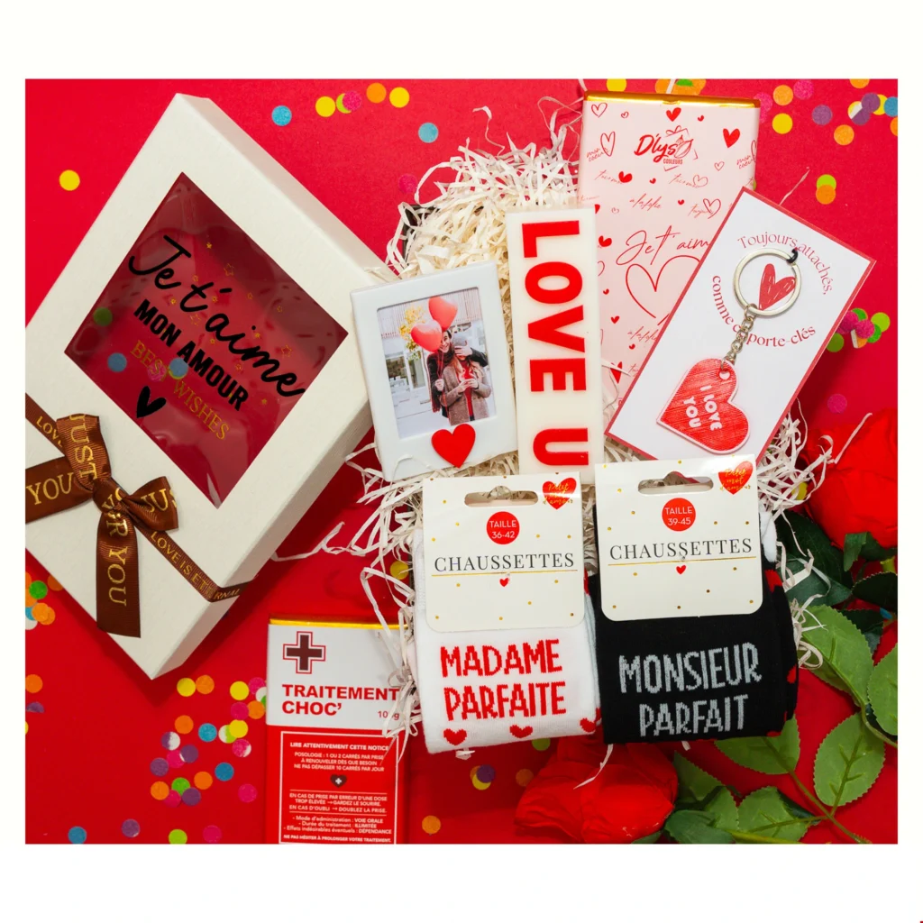 Love box avec tablette chocolate, cadre, porte clés , chaussettes